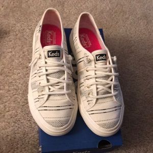 Kids Size 2 1/2 Keds